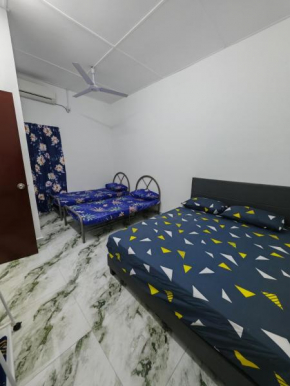HOMESTAY BANTING #3, ISLAM, 1BILIK-6PAX, #BILIK1# 3Bed-2TilamYoga-1Aircon, #HALL# Sofa-Kipas-Tv-Iron, #DAPUR# Stove-Kettle-PeriukNasi, #NO TOWEL